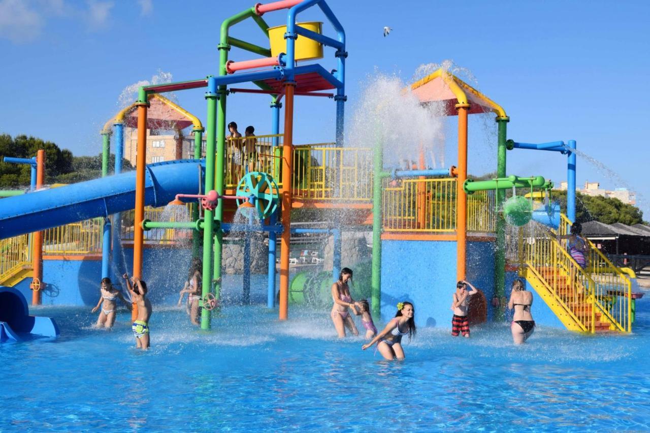 Apartamentos Aventura Salou Dış mekan fotoğraf
